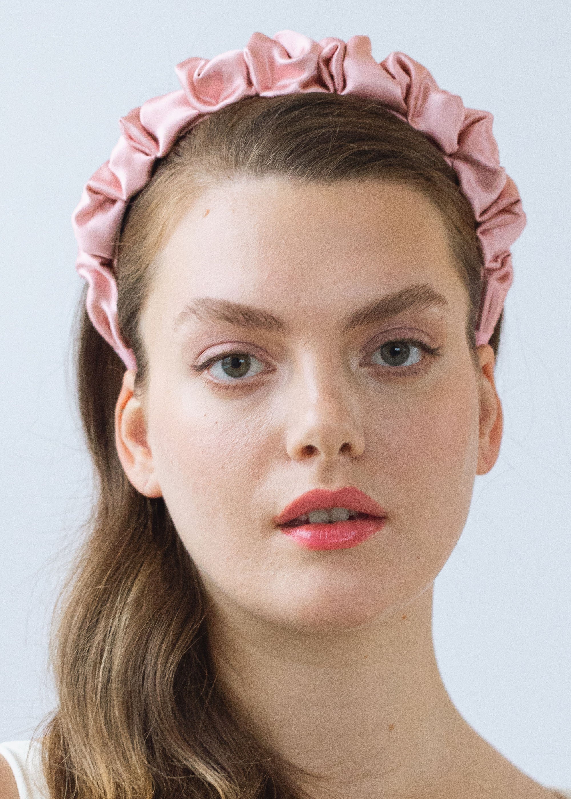 【Jennifer Behr】 Liaベルベットヘッドバンド Jennifer Behr Lia Knot Velvet Headband | Neiman Marcus