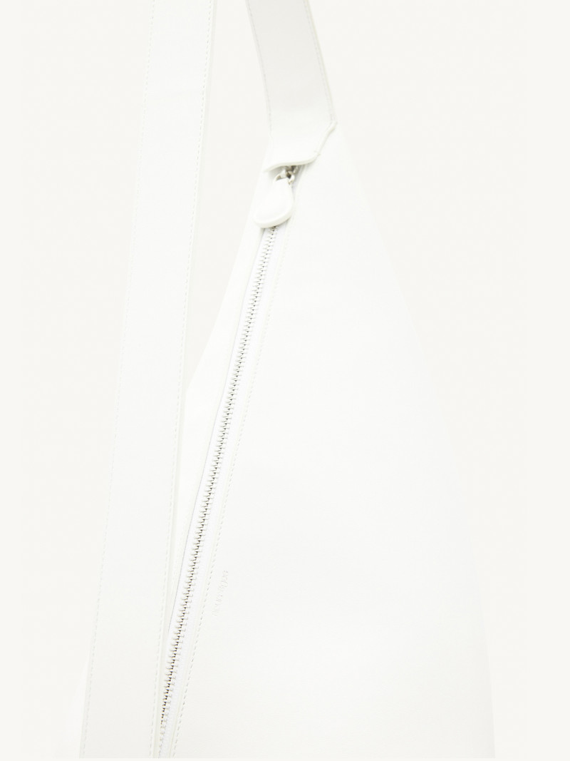 THE MEDIUM ONE BAG 4