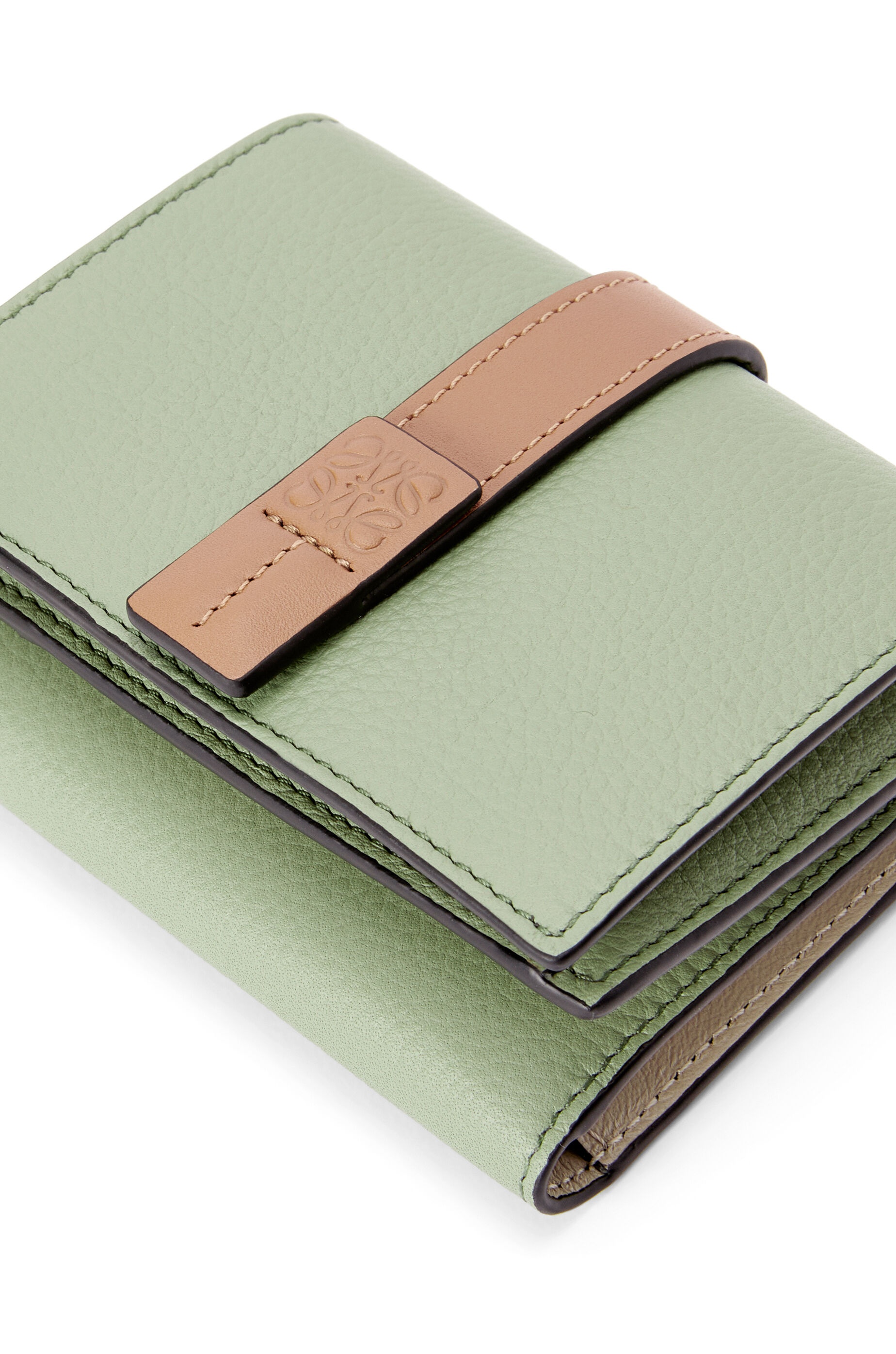Trifold wallet in soft grained calfskin - 6