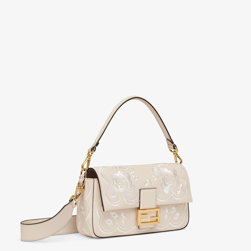 FENDI Baguette outlook