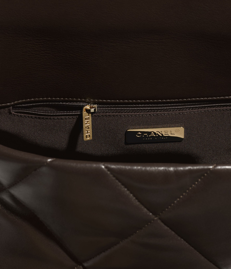 CHANEL CHANEL 19 Maxi Handbag outlook