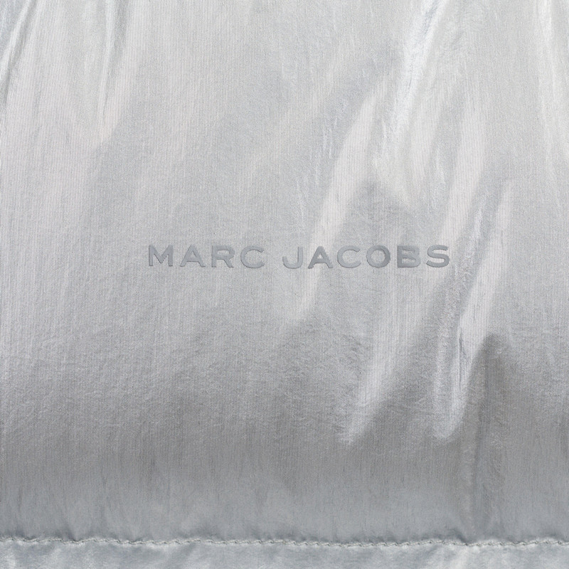 THE HOODED PUFFER VEST 6