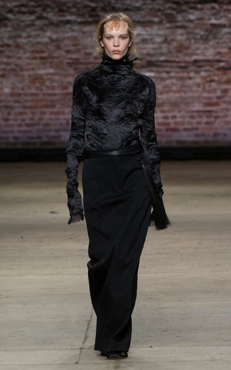 FFORME Dahlia Pleated Top black outlook