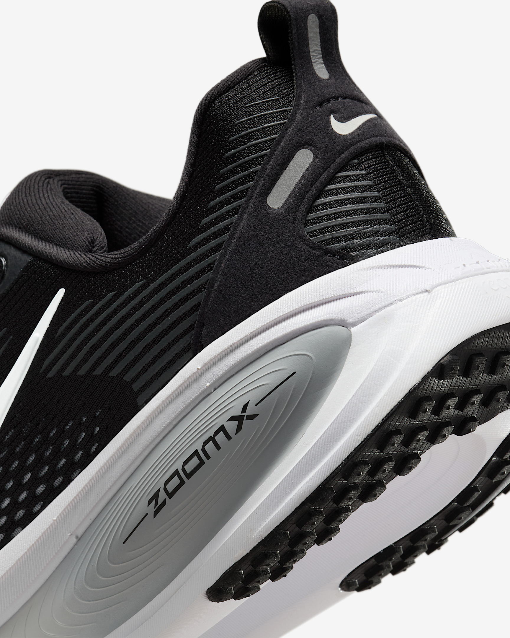 Nike Vomero 18 Women's Road Running Shoes - 8