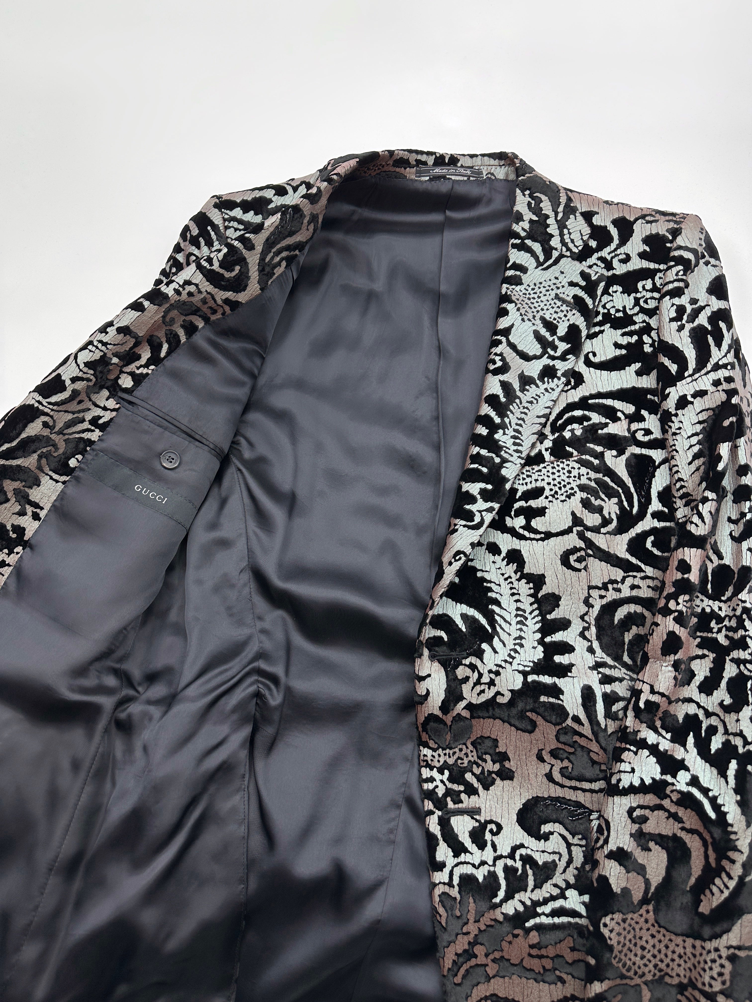 STATEMENT Gucci Spring 2000 Tom Ford Runway Men’s Damask Iridescent Floral Velvet Tuxedo Blazer Jack - 11