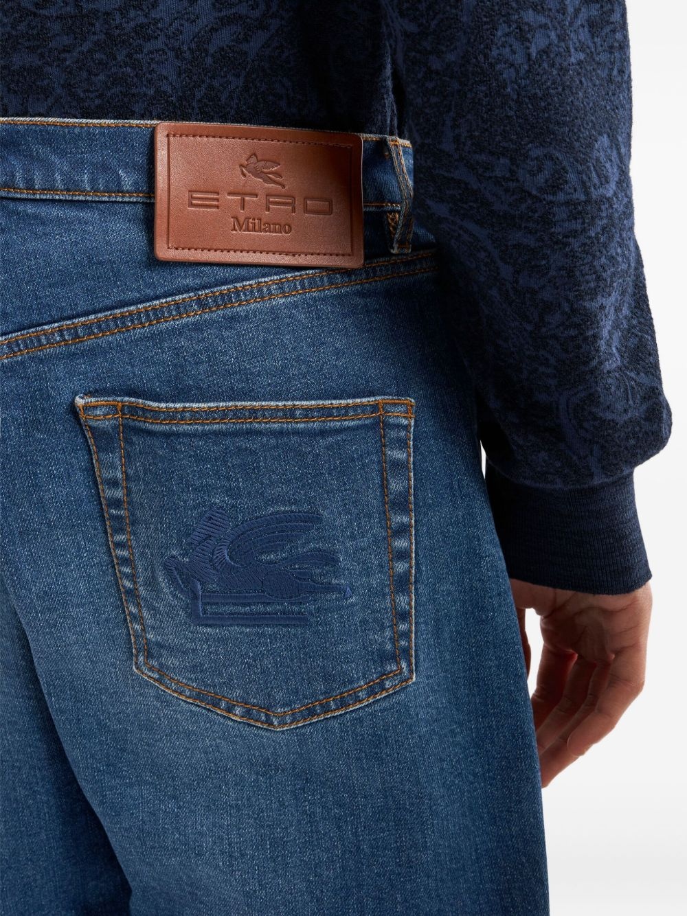 Pegaso-embroidered jeans - 5
