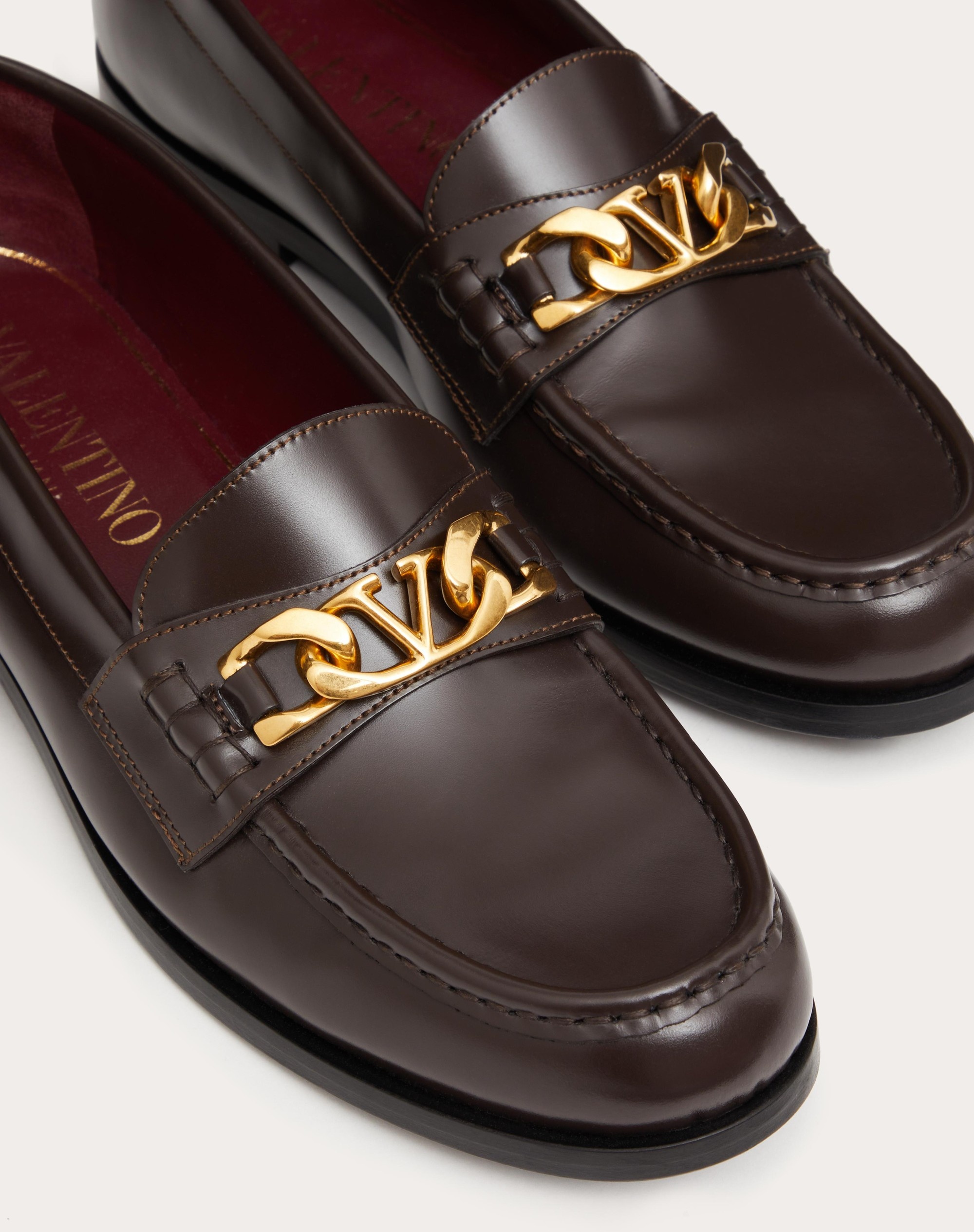 VLOGO CHAIN CALFSKIN LOAFER - 5
