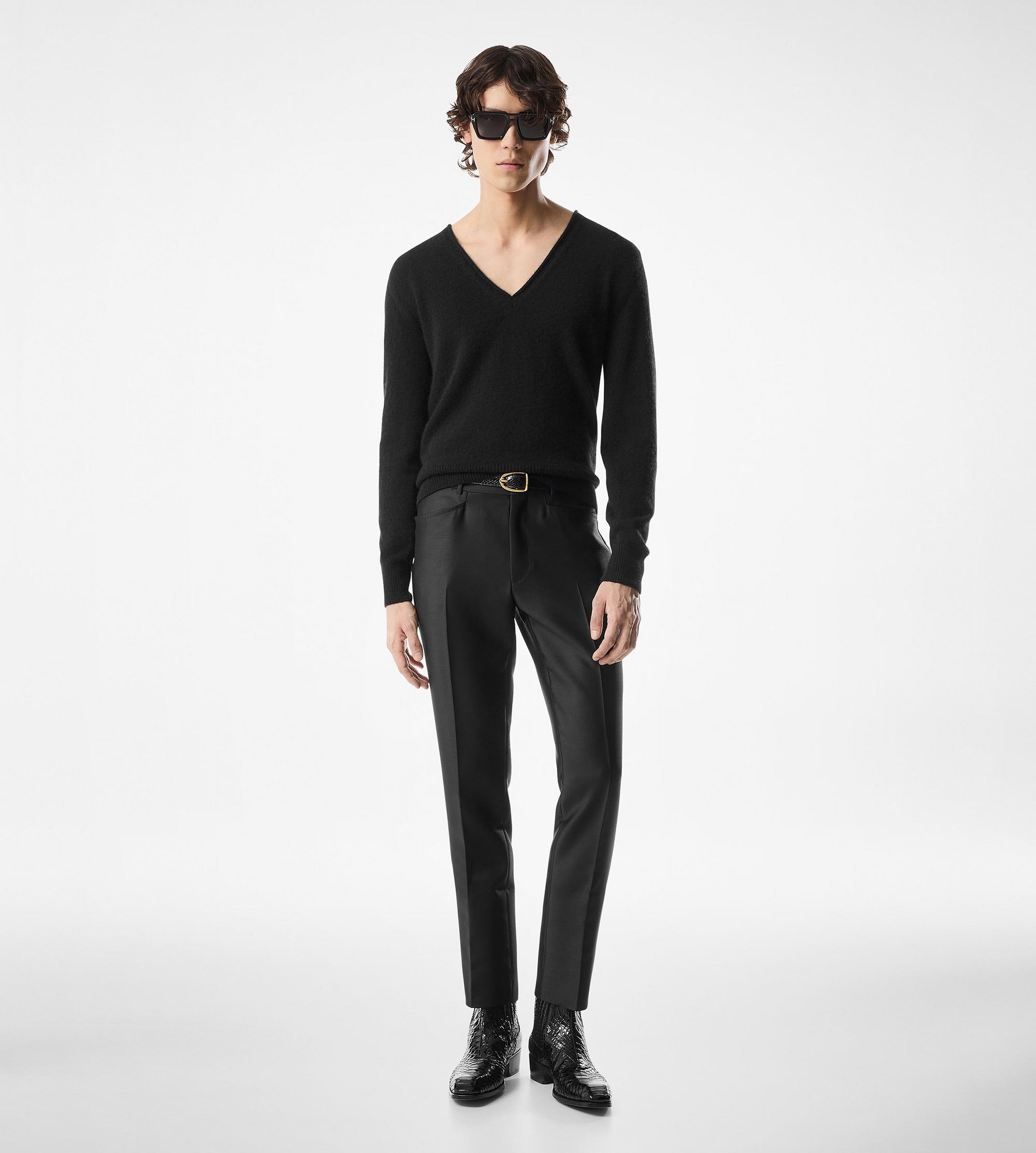 LIGHTWEIGHT CASHMERE SILK V NECK - 2
