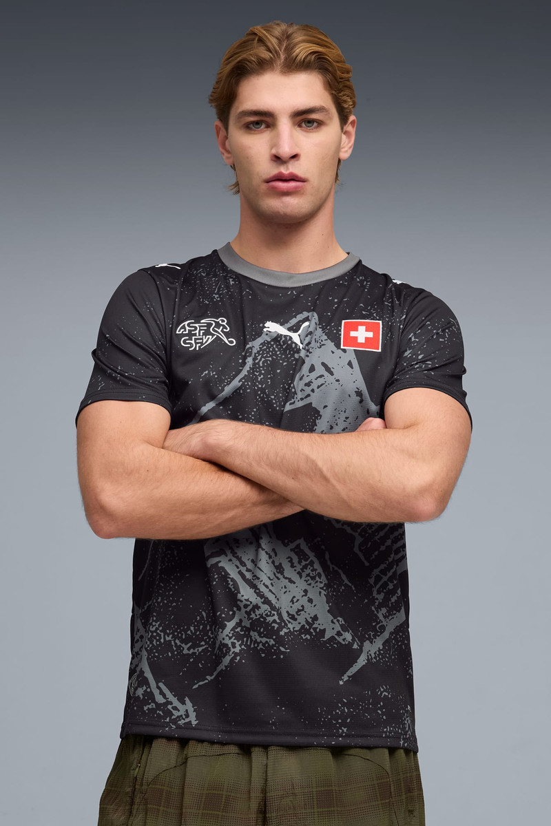 PUMA PUMA x SWITZERLAND x SALEHE BEMBURY Men's Goalkeeper Jersey outlook