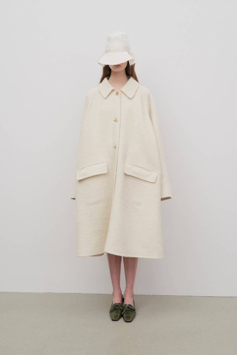 Garthel Coat in Cashmere and Silk 3