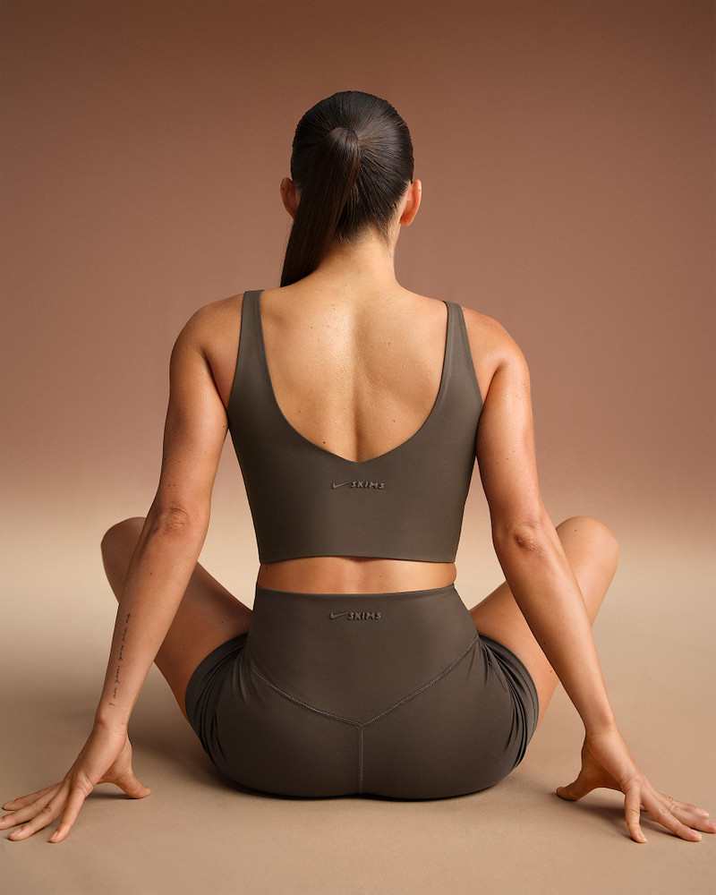 Nike NikeSKIMS Matte Women's V-Neck Long-Line Bra outlook