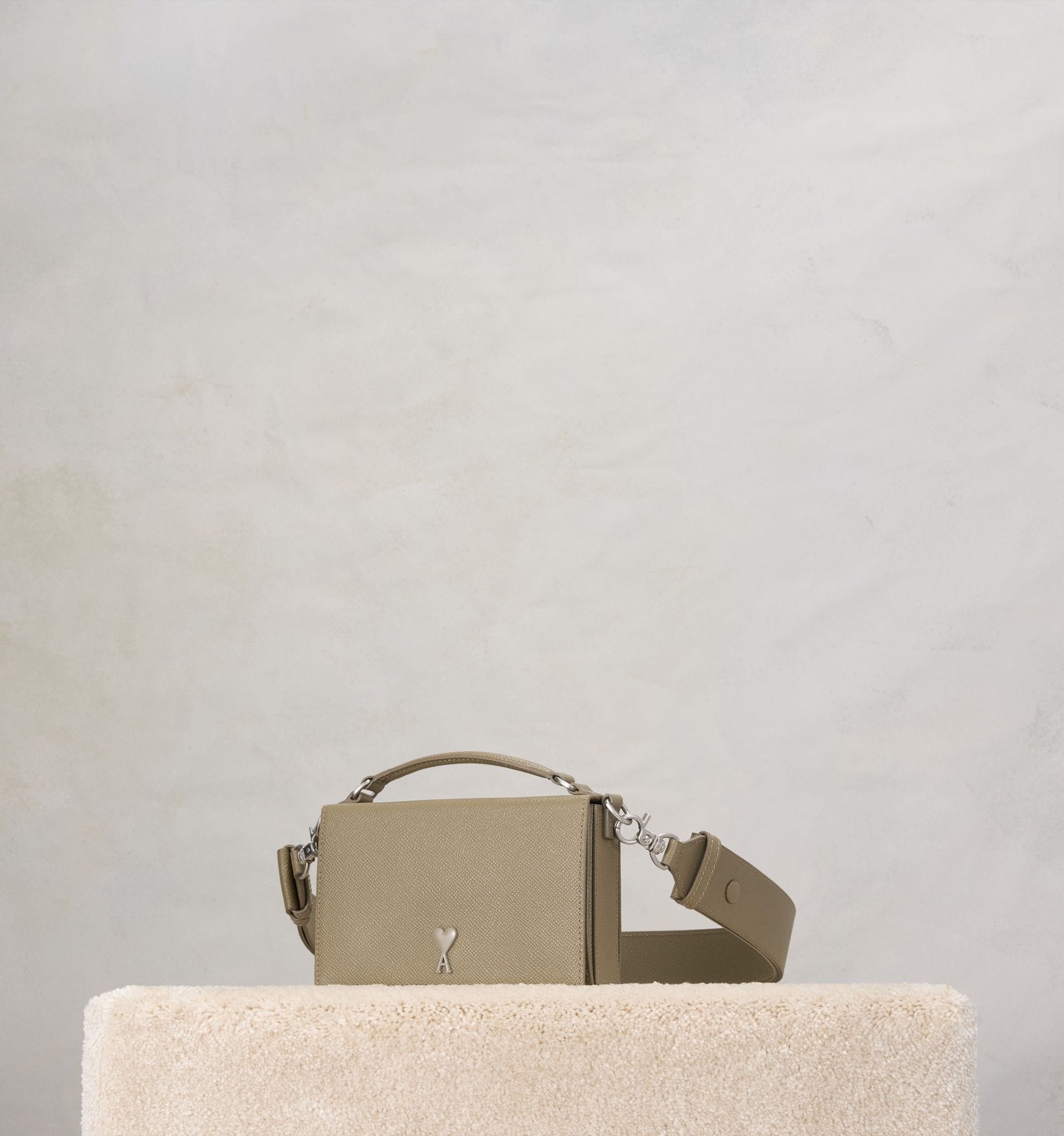 AMI Paris★カーキ Ami de Coeur Lunch Box キャンバス バッグ AMI Paris Ami De Coeur Lunch Box Bag | amiparis | REVERSIBLE