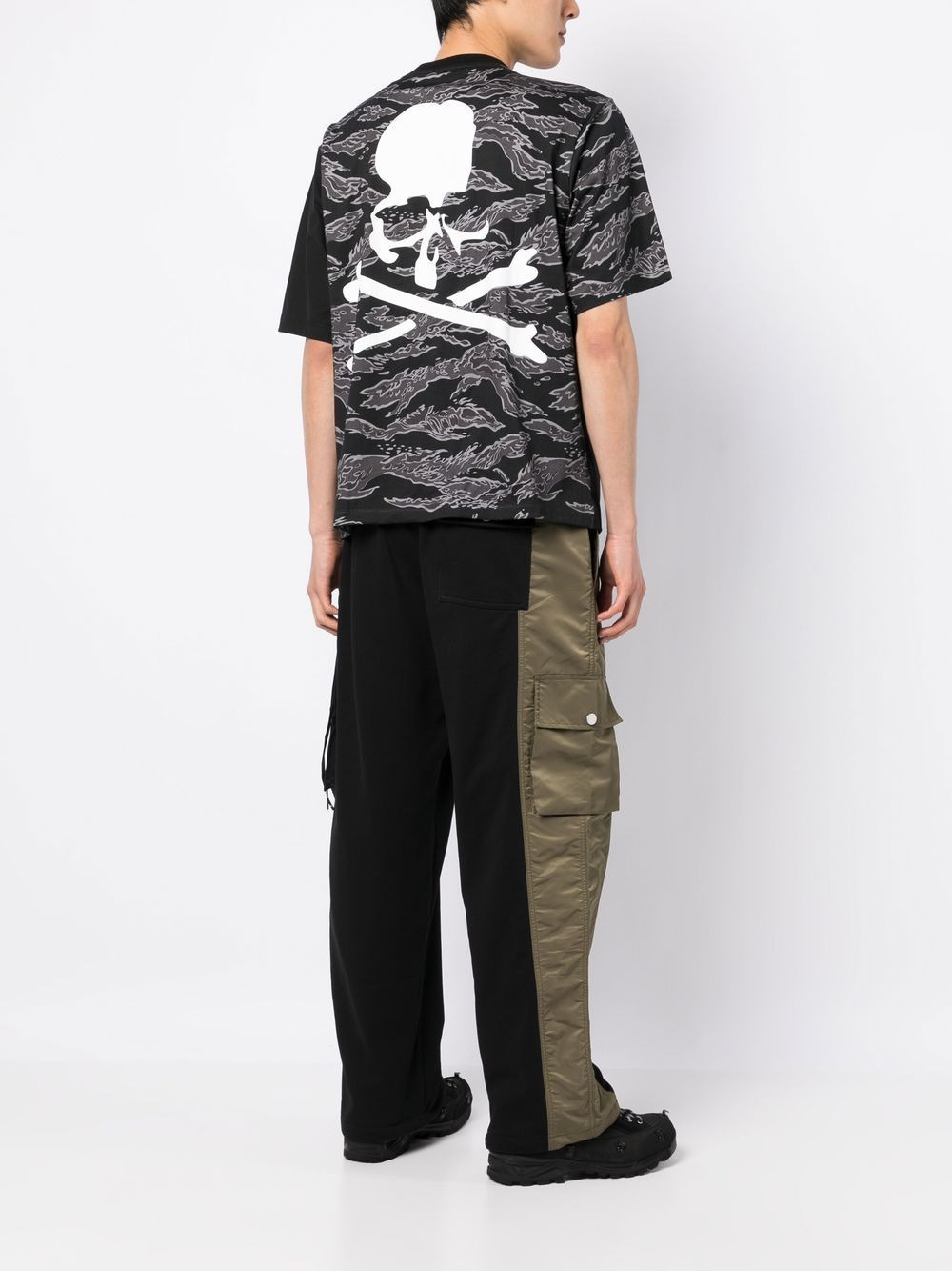 camouflage-print short-sleeved T-shirt - 2
