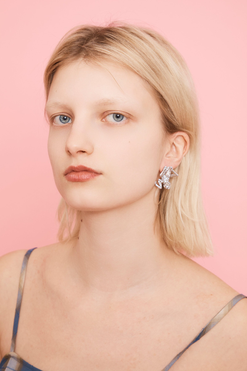 Collina Strada SILVER CLEAR MANTIS EARRINGS outlook