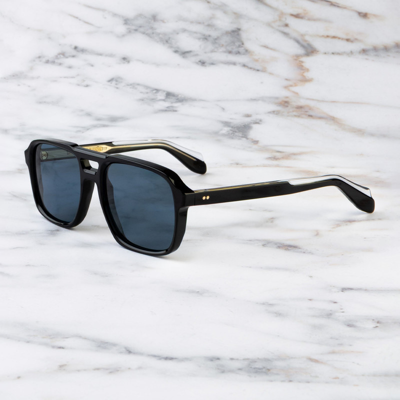 CUTLER AND GROSS 1394 AVIATOR POLARISED SUNGLASSES outlook