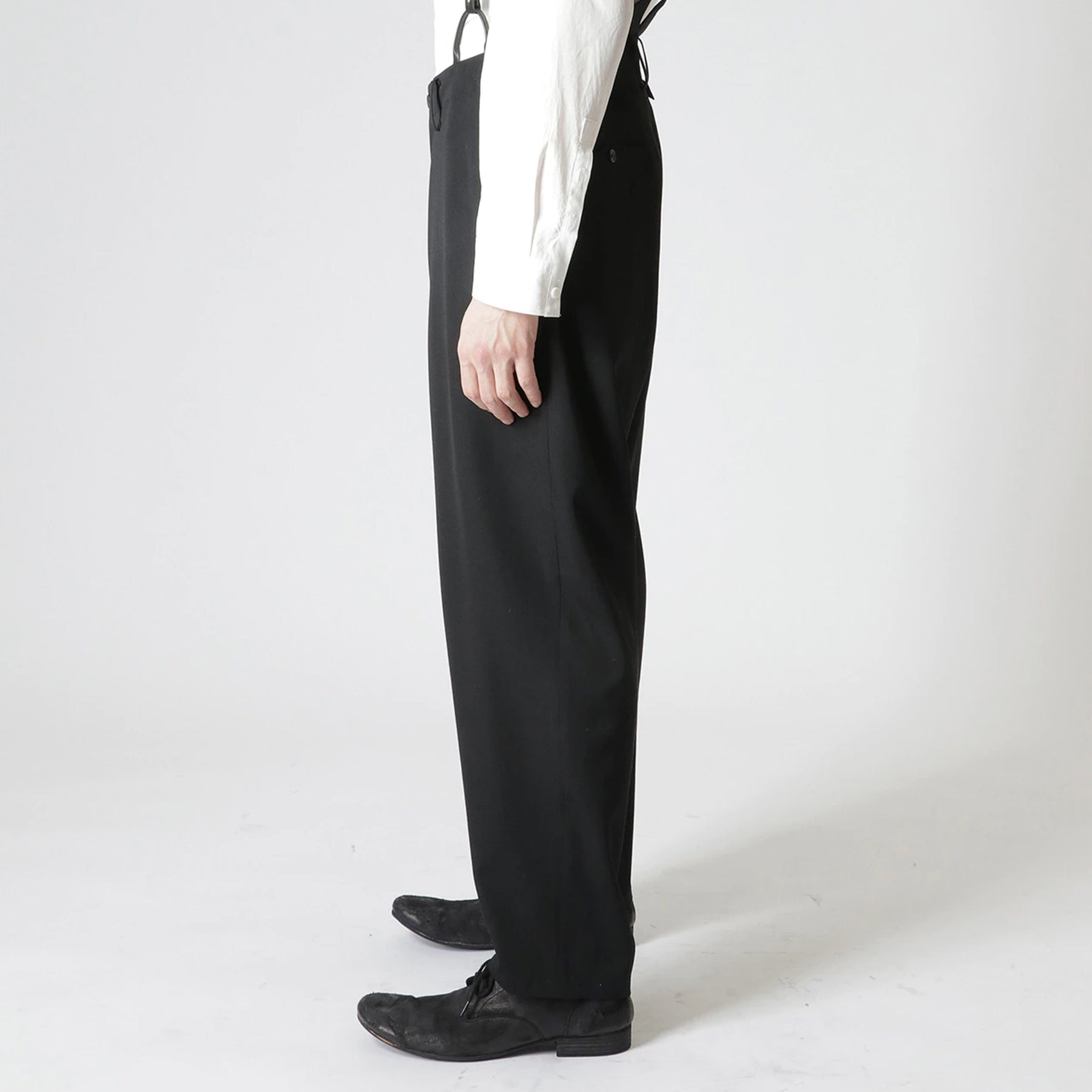 Wrinkle wool gabardine suspenders pants / BLK - 4