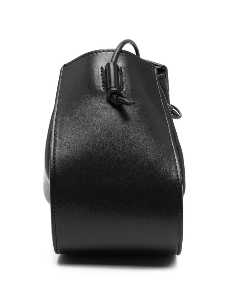 drawstring crossbody bag 3