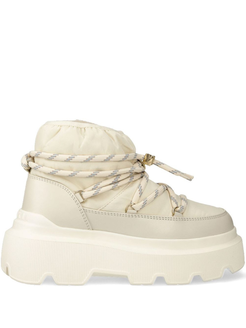 Endurance Puffer boots 1