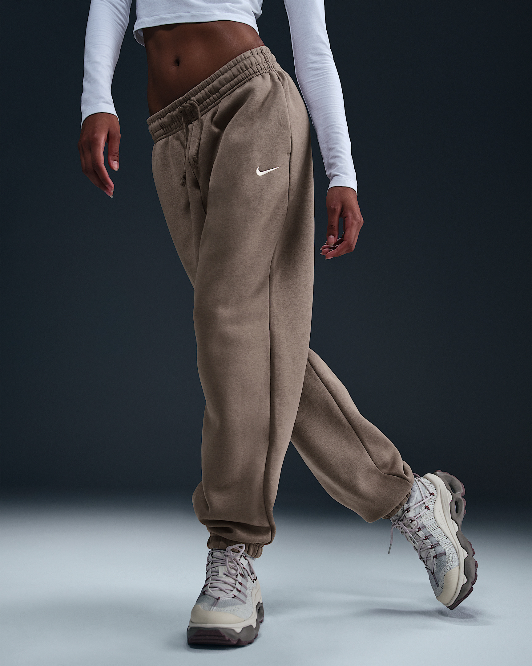 Nike Sportswear Phoenix Fleece Women's High-Waisted Oversized Sweatpants - 2