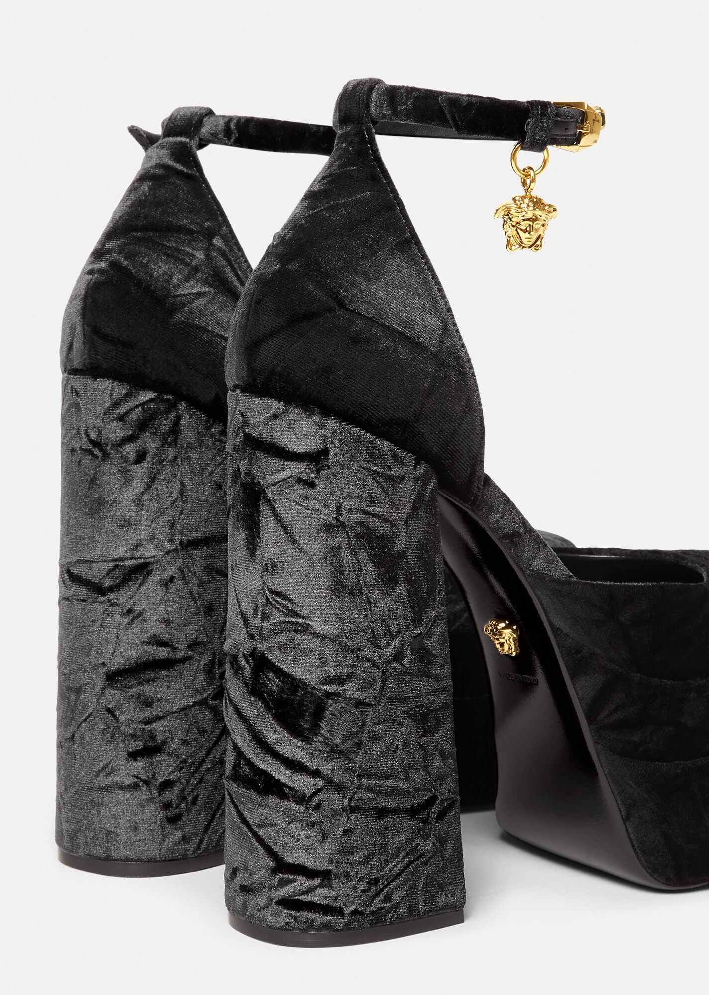 Medusa Aevitas Velvet Platform Pumps - 4