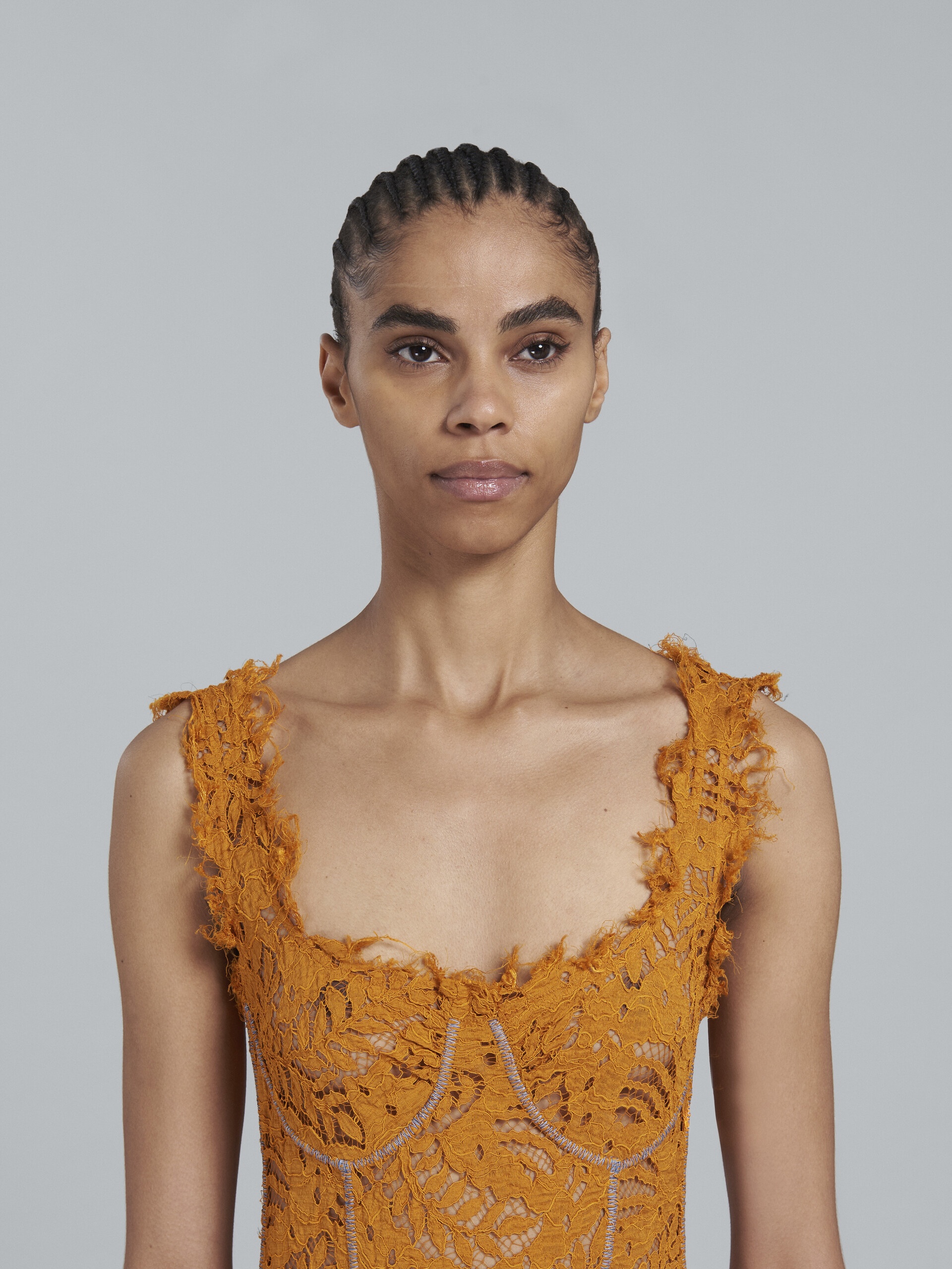 LONG DRESS IN GOLD-TONE LACE - 4