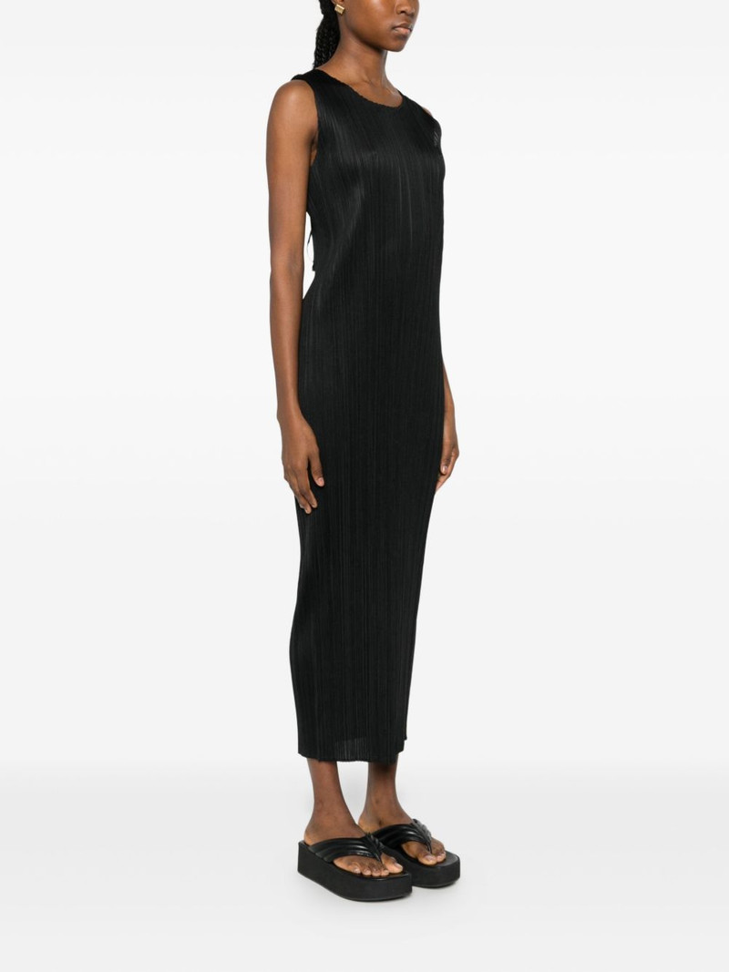 round-neck sleeveless dress 3