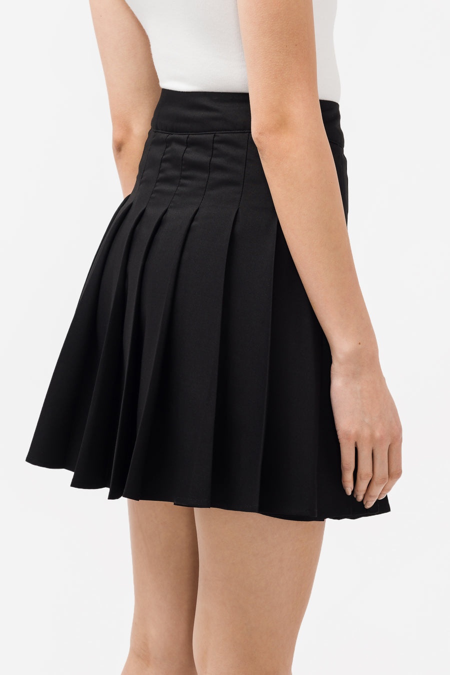 Distressing Pleated Mini Skirt in Black - 5