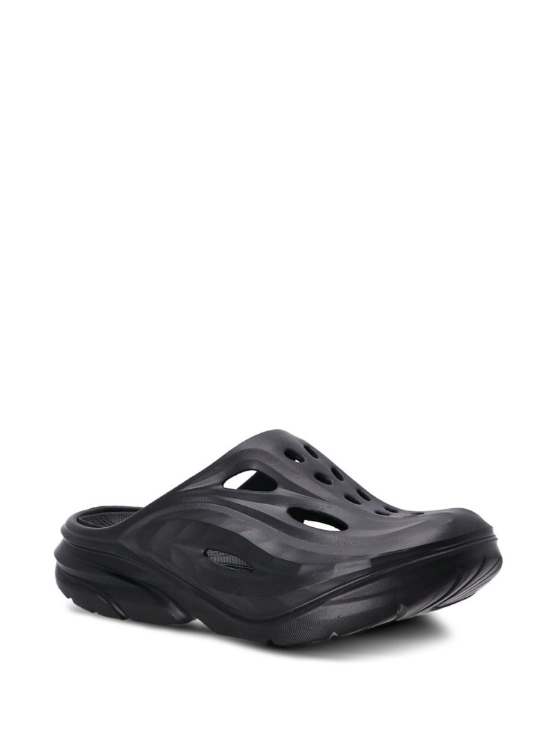 HOKA Ora Recovery slides outlook