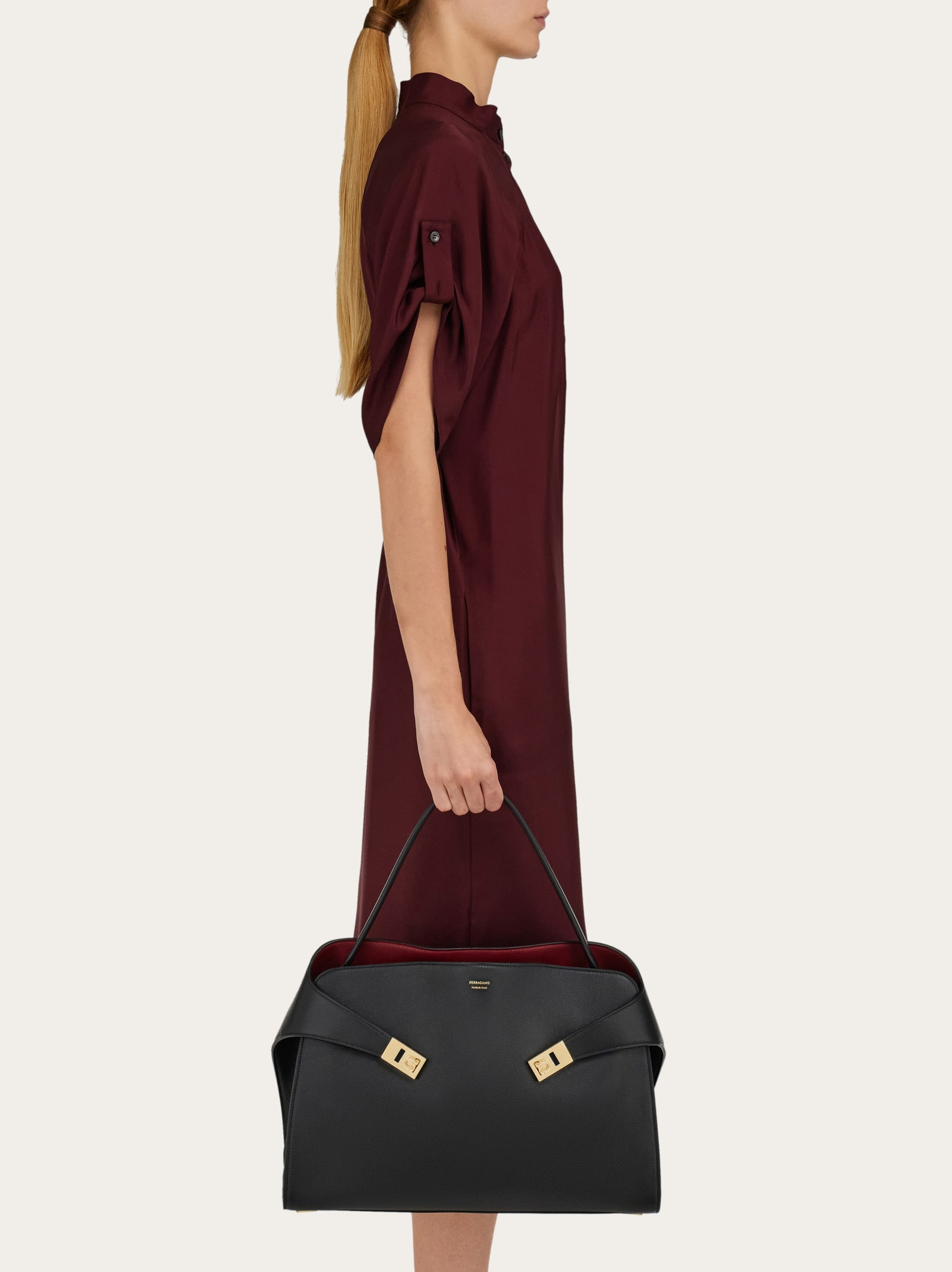 Hug Soft bicolor shoulder bag (M) - 3