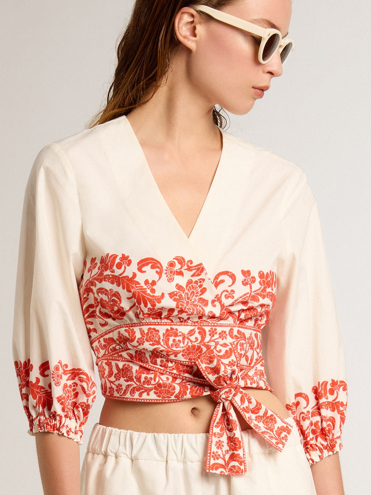 Cotton crop top with seasonal print - 2