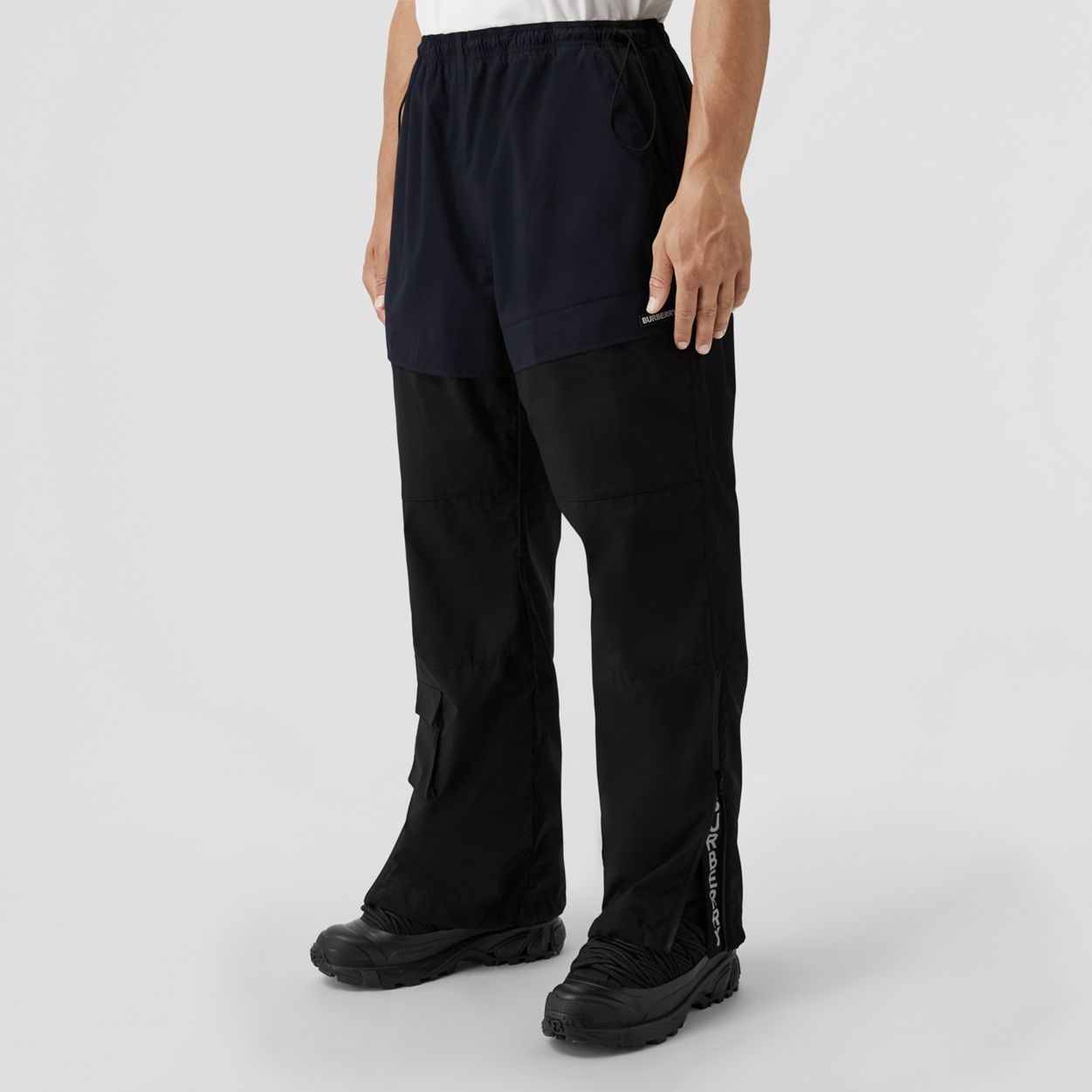 Logo Detail Cargo Trousers - 6