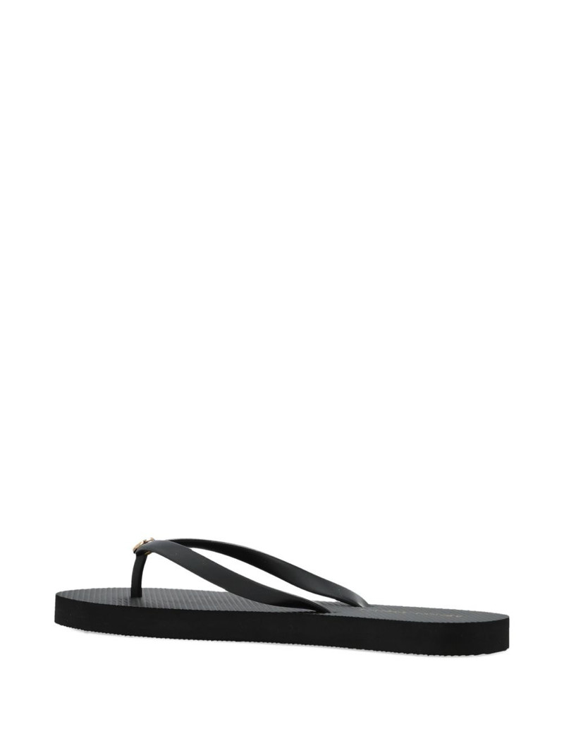 logo-detail flip flops 3