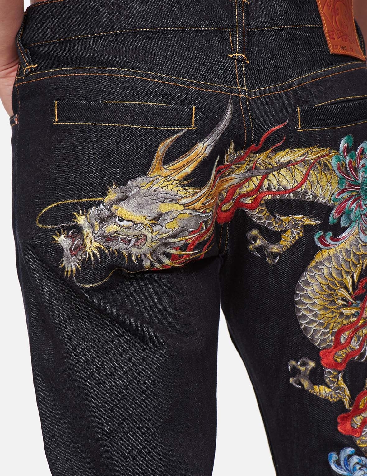 DRAGON EMBROIDERED CARROT FIT JEANS #2017 - 8