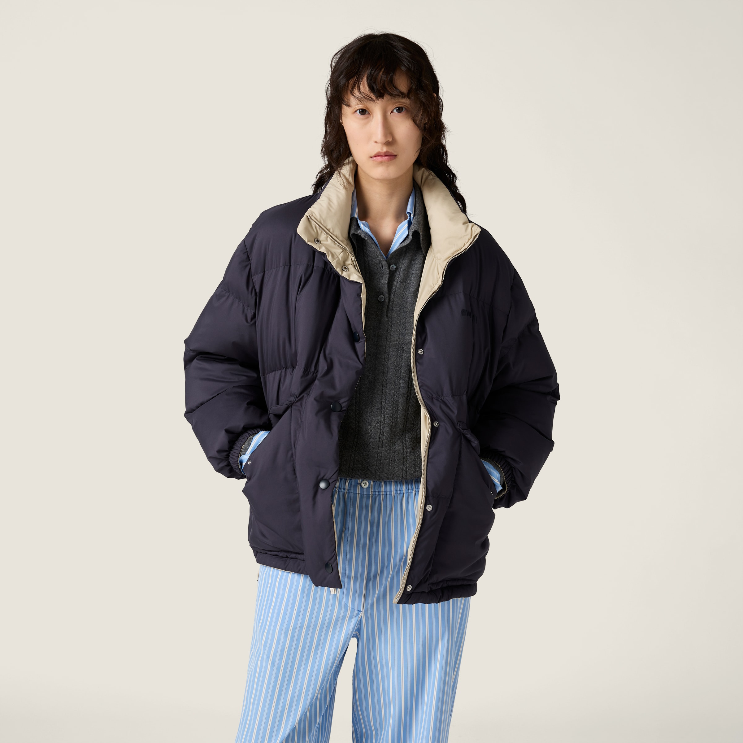 Reversible technical pongé down jacket - 5