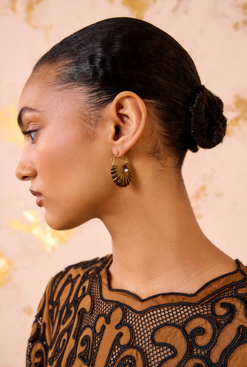 ULLA JOHNSON Zora Carved Shell Hoop Earring outlook