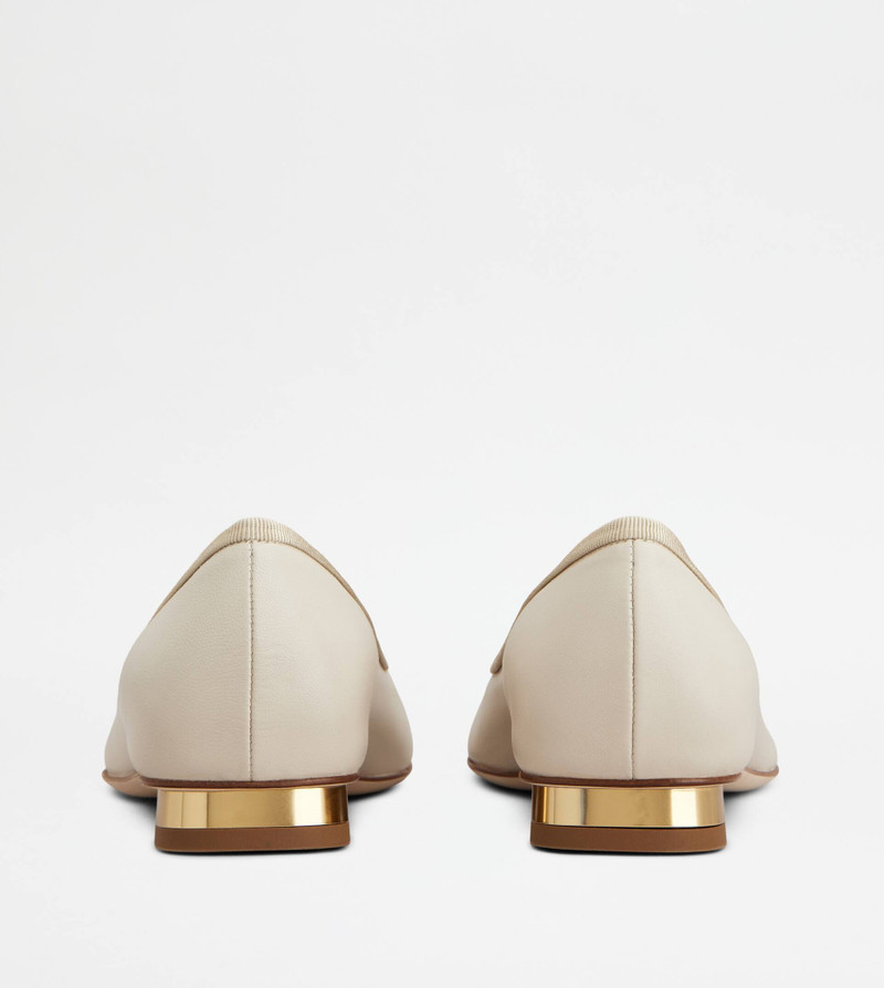 Tod's BALLERINAS IN NAPPA LEATHER - BEIGE outlook