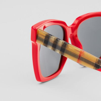 Burberry Square Frame Sunglasses outlook