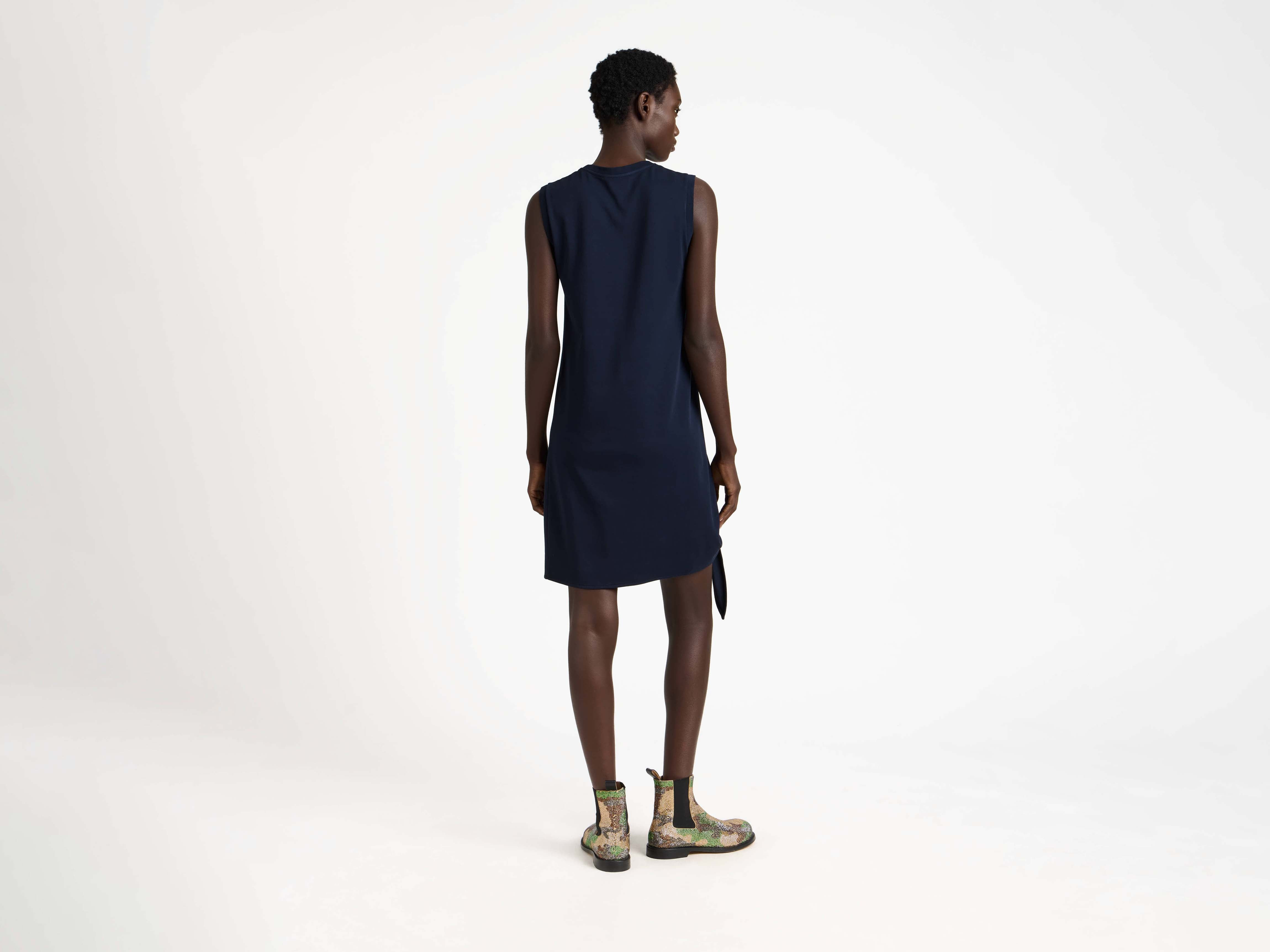 HEM KNOT DRESS IN NAVY - 3