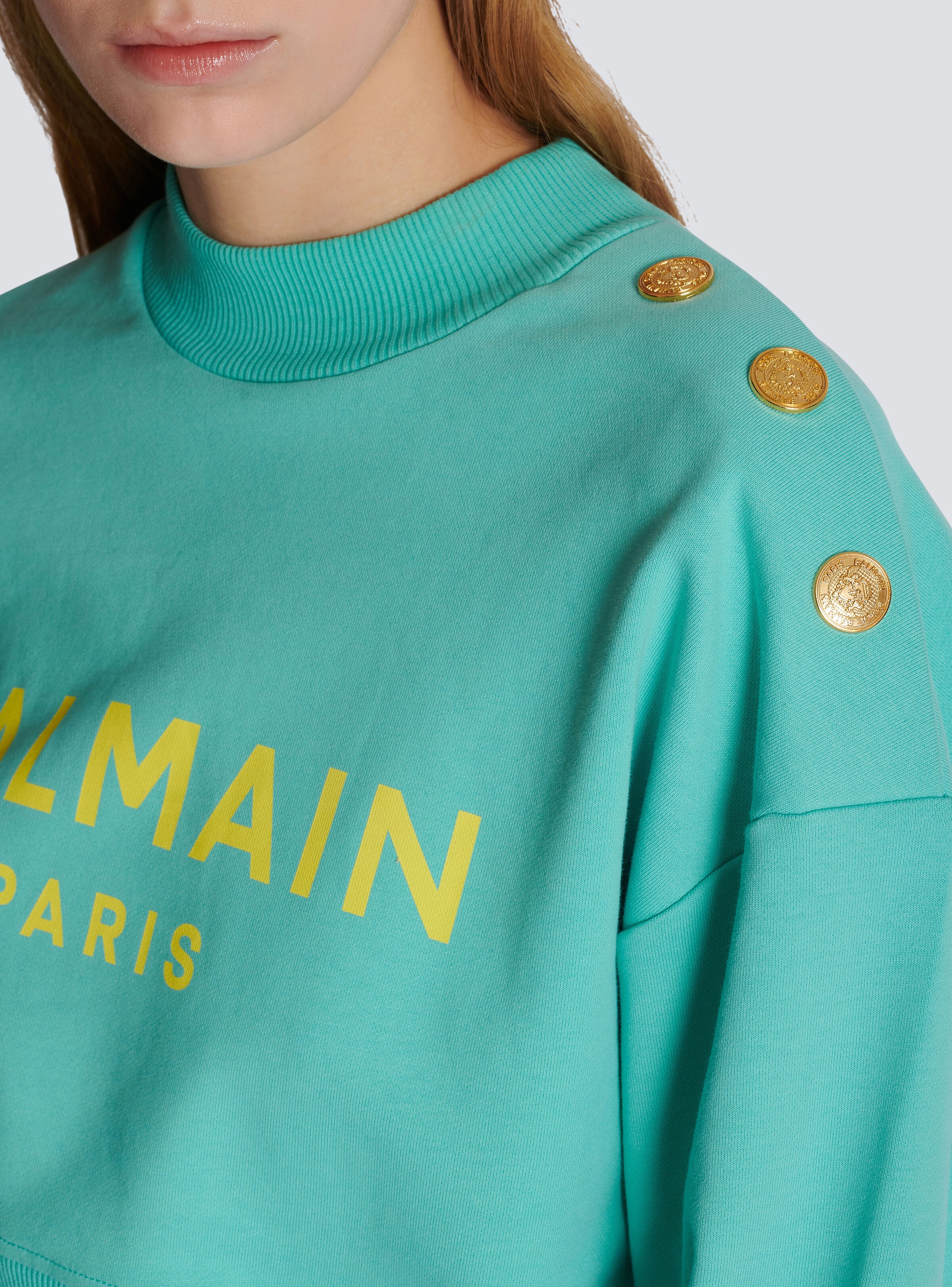 Cropped sweatshirt with Balmain Paris print - 8