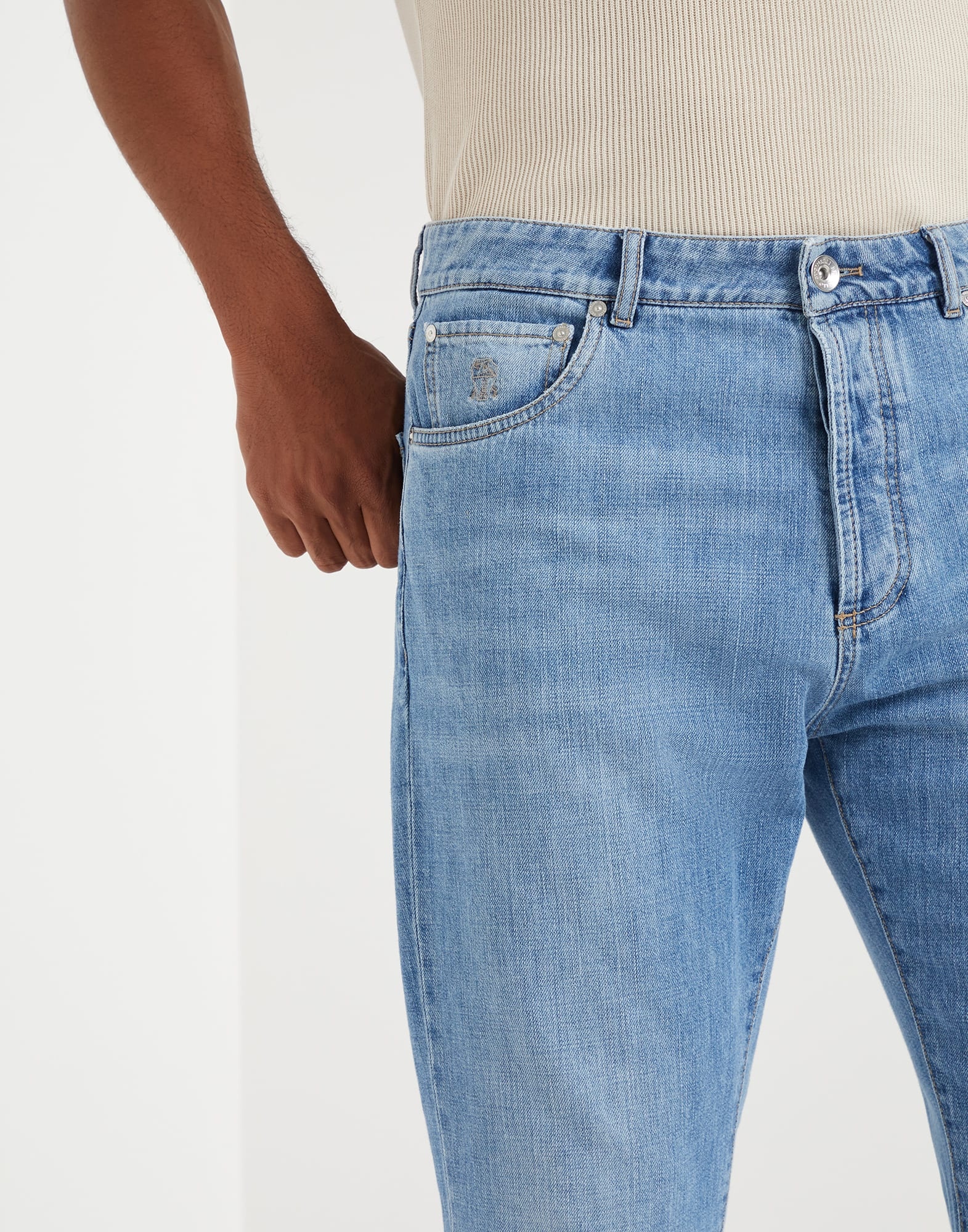 Lightweight denim leisure fit five-pocket trousers - 3