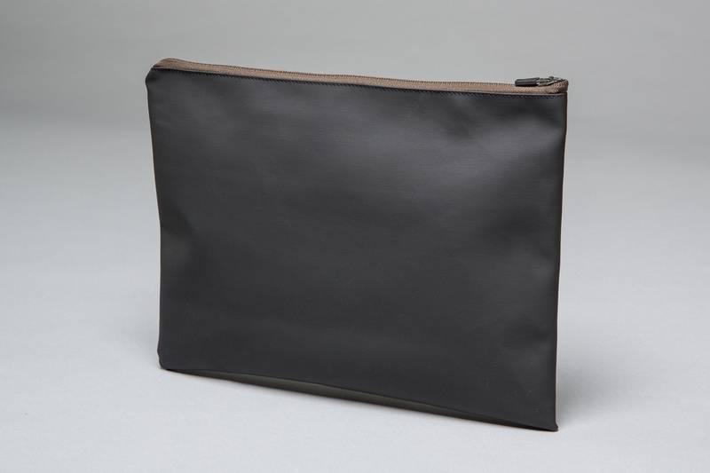 3A-E1-L Large Zippered Envelope Black 4