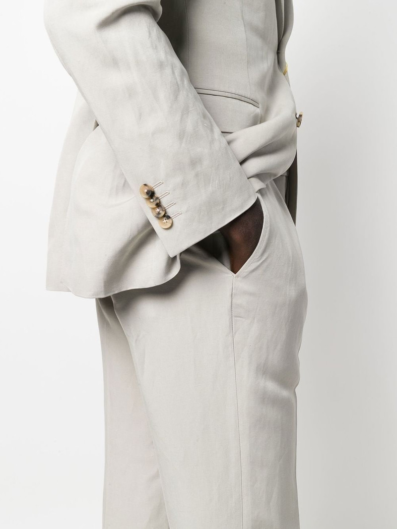 single-breasted two-piece suit 6