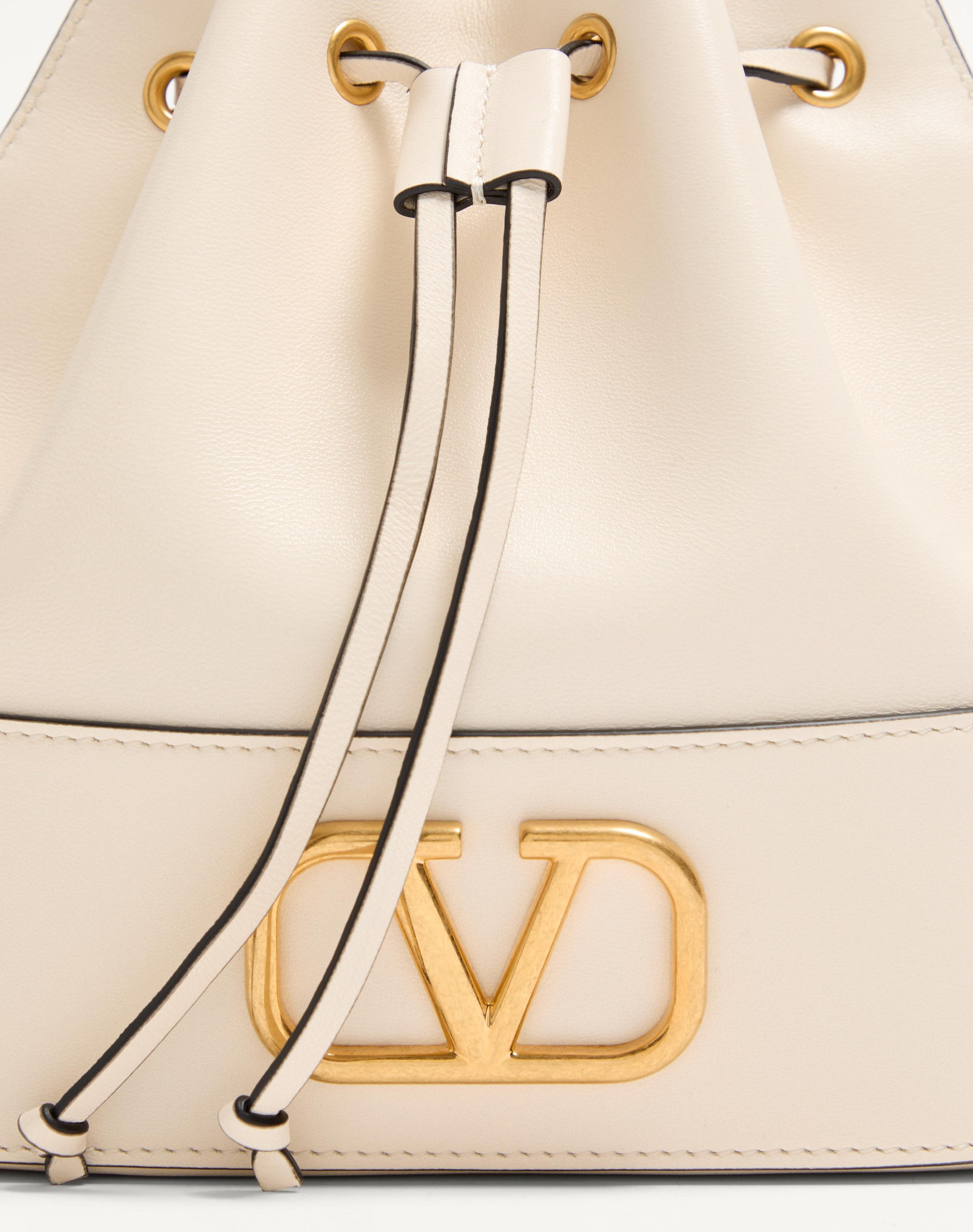 MINI BUCKET BAG IN NAPPA WITH VLOGO SIGNATURE CHAIN - 6