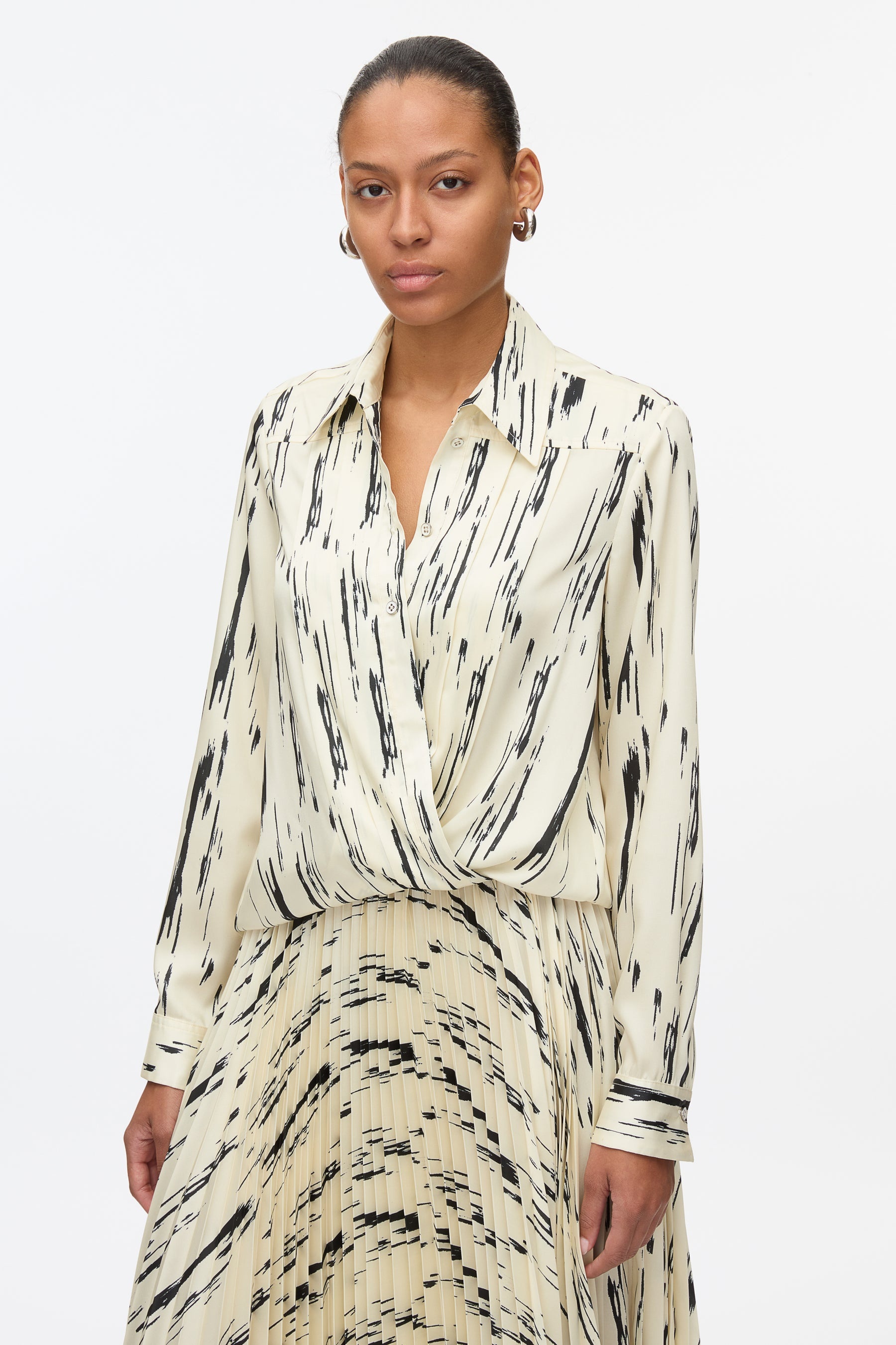 Abstract Wood Grain Crossover Draped Blouse - 5