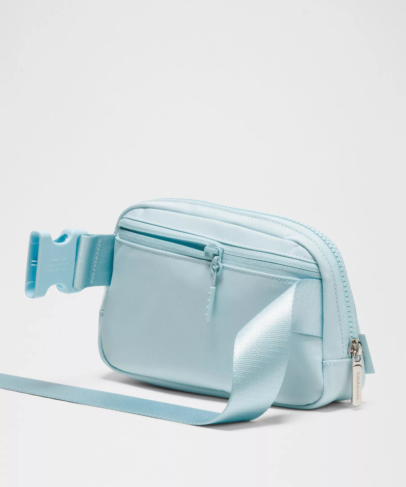 Everywhere Belt Bag 1L 4