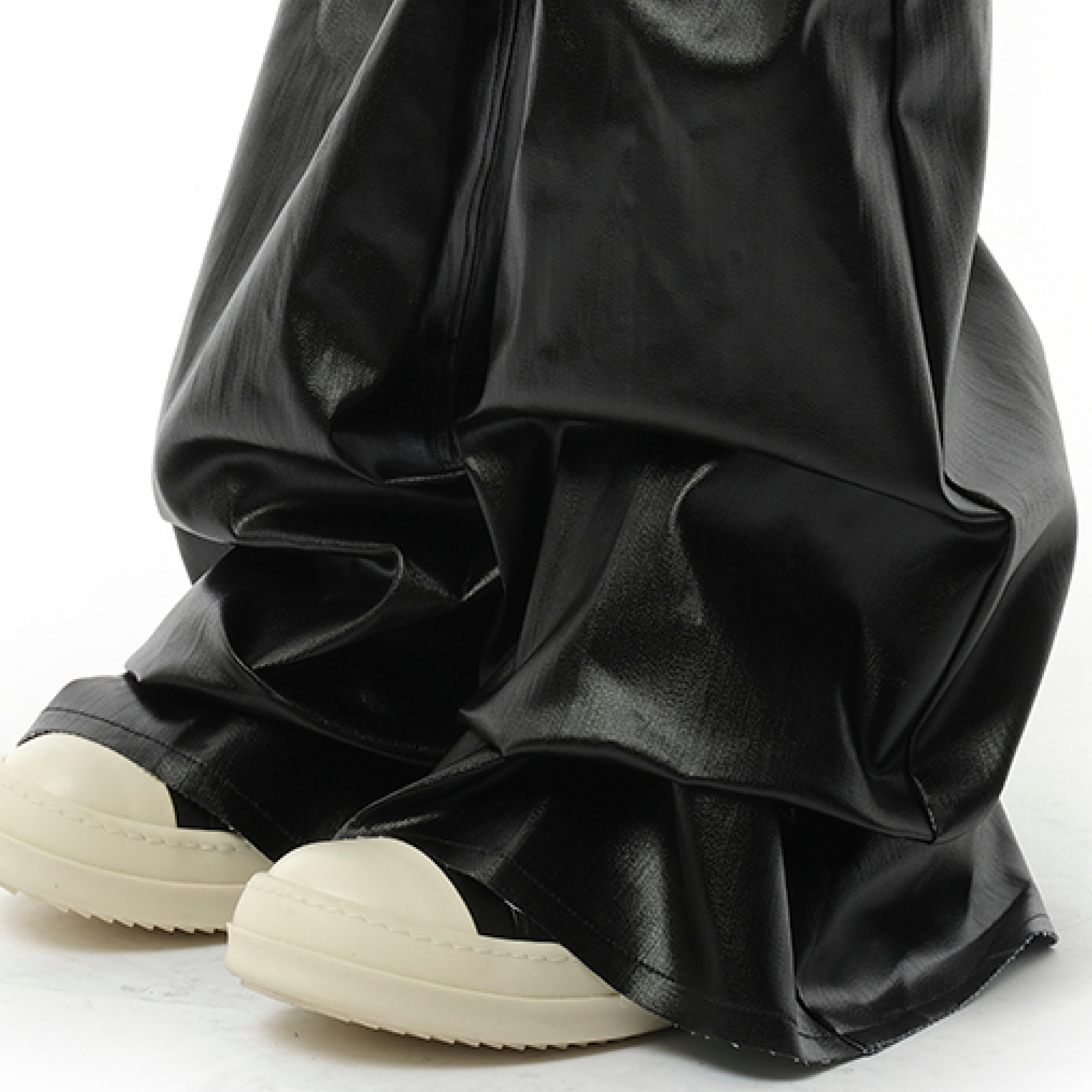 Bolan Bootcut in Black - 3