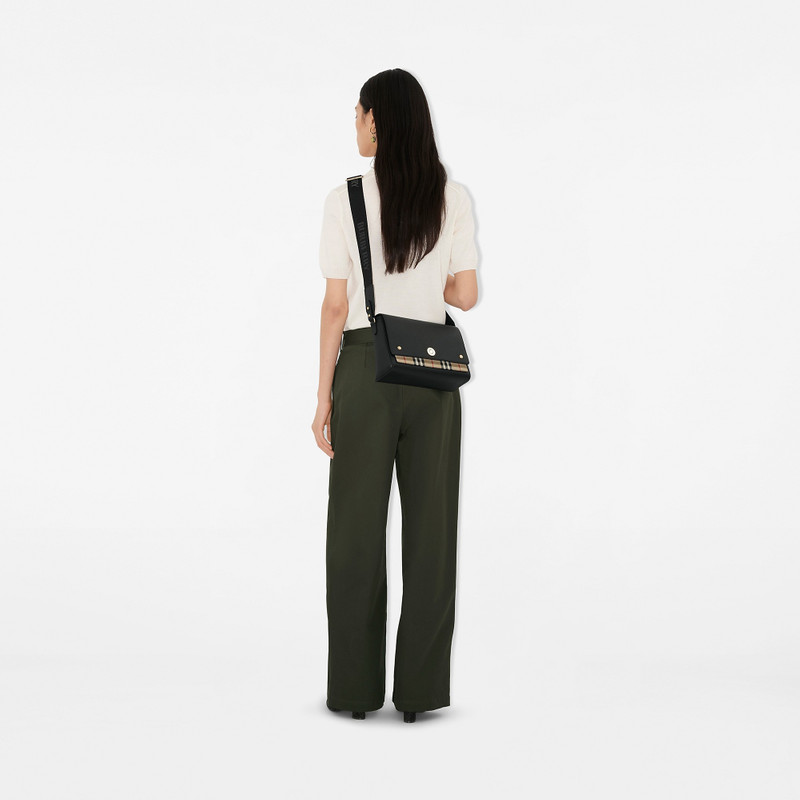 Burberry Note Bag outlook