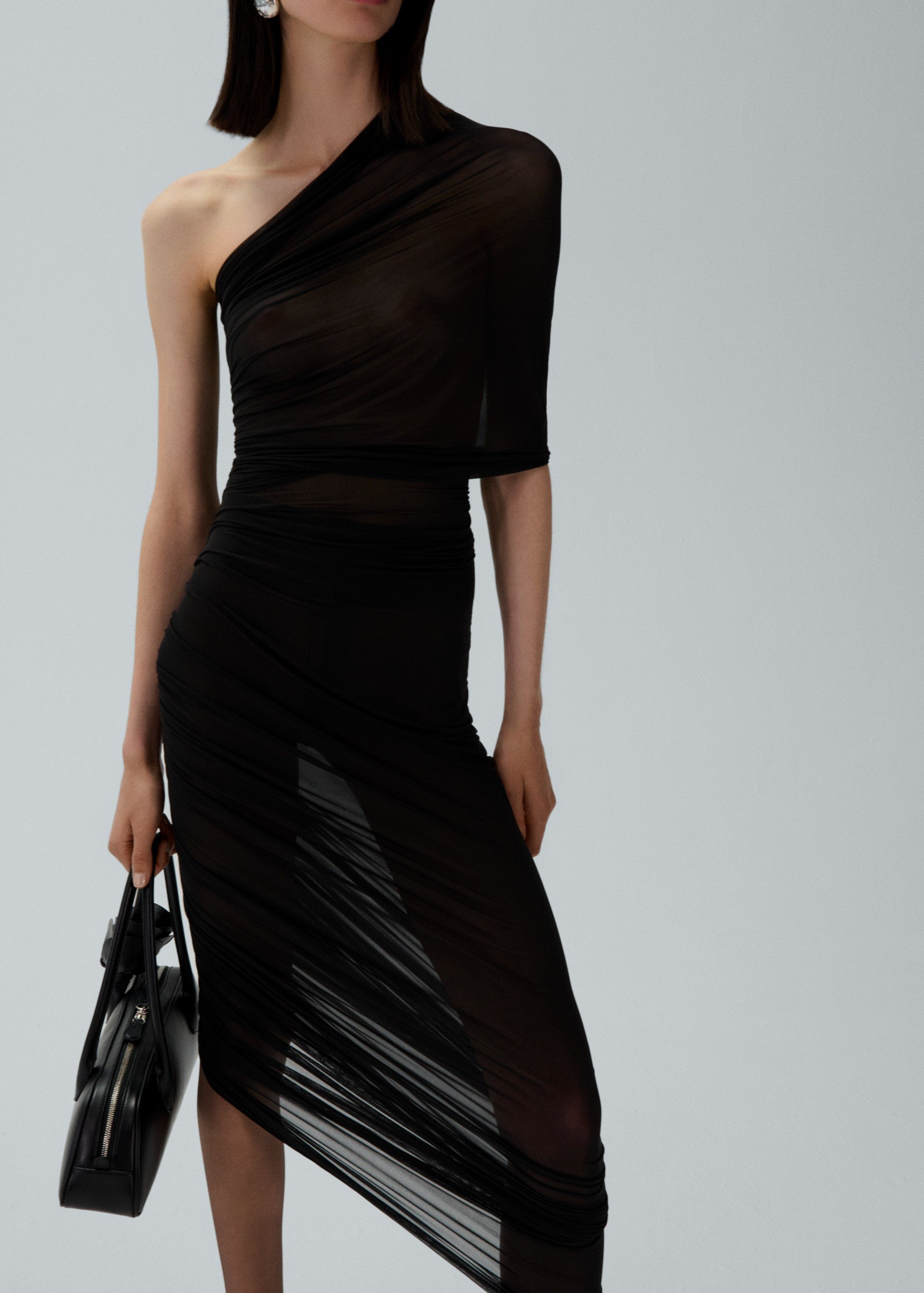 One shoulder draped midi dress in black - 4