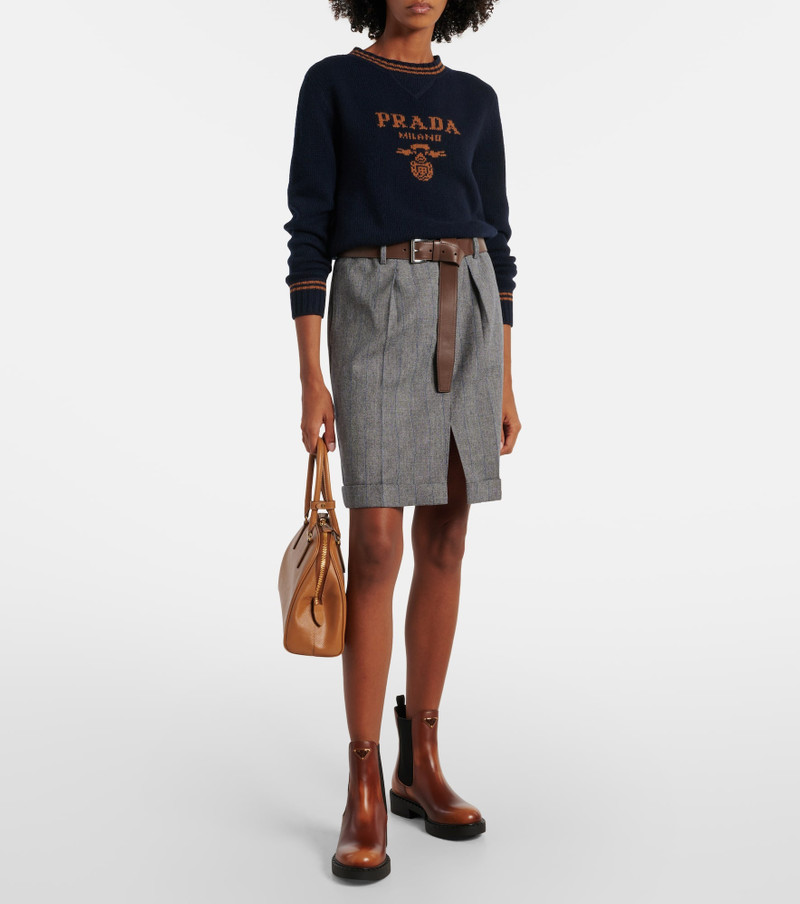 Prada Leather Chelsea boots outlook