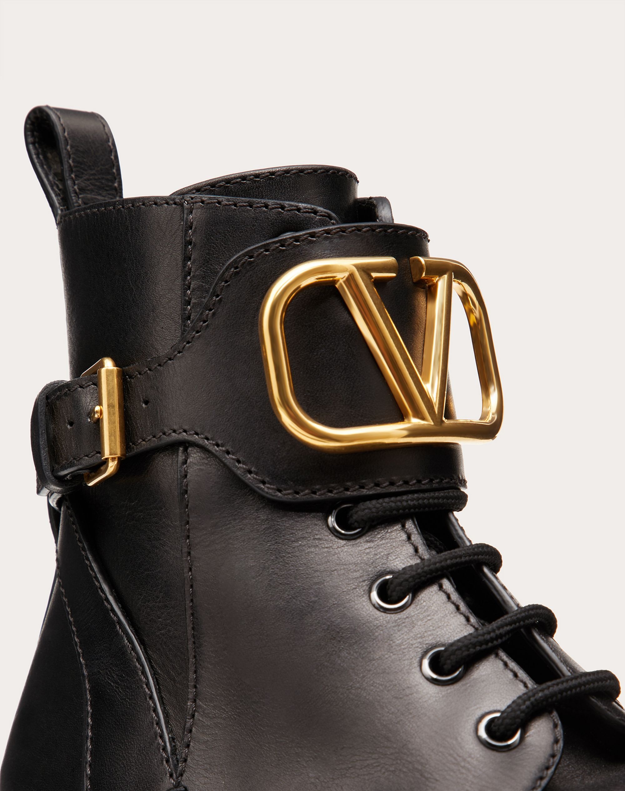 VLogo Signature Calfskin Combat Boot 35mm / .8 in. - 5